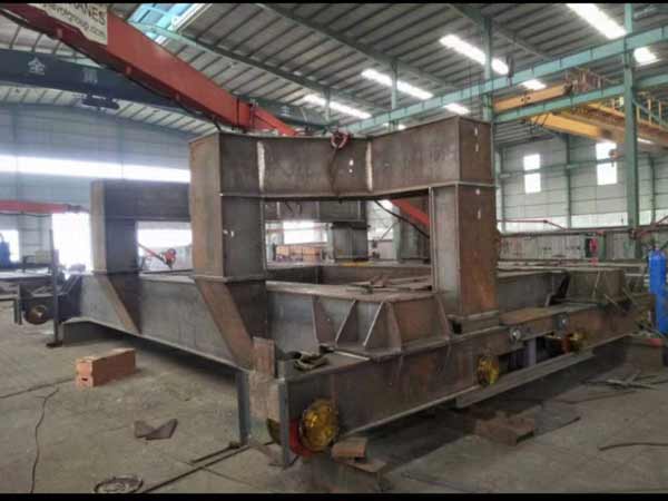 岱新公司研發(fā)制造的多功能新型專(zhuān)用起重機(jī)