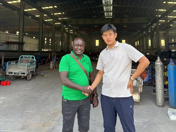 肯尼亞客戶來(lái)廠采購(gòu)